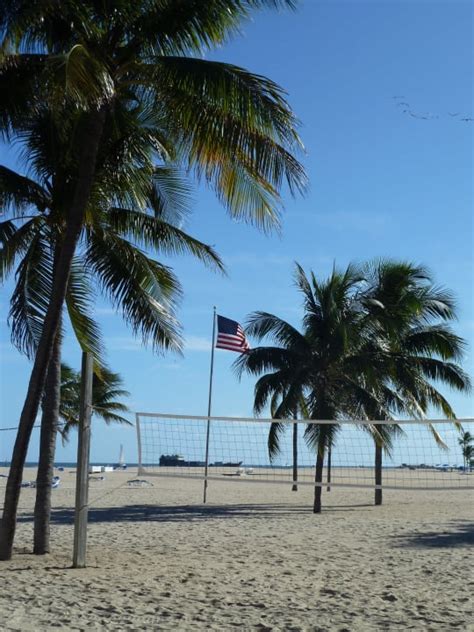 Information and translations of volleyballfeld in the most comprehensive dictionary definitions resource on the web. "Volleyballfeld" Hotel Lago Mar Resort & Club (Fort ...