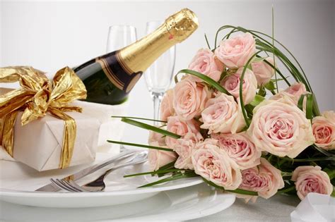 There are many similarities between growing flowers and grapes. Wine and Flowers - Gift with the Most Romantic - Home ...