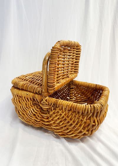 Picnic Baskets Assorted First Scene Nzs Largest Prop And Costume