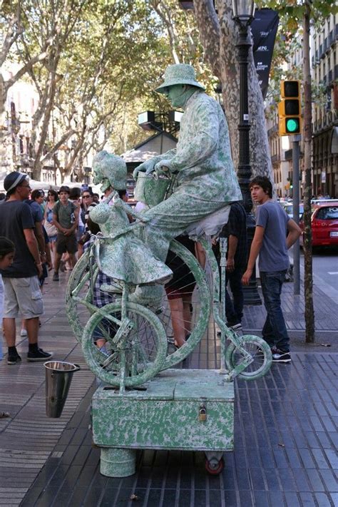 Estatua Humana En Las Ramblas De Barcelona Barcelona Estatuas España