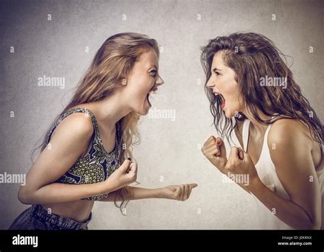 2 Girls Arguing And Fighting Stock Photo Alamy