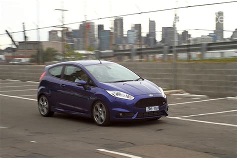 Ford Fiesta St V Renault Clio Rs200 Comparison Review Caradvice