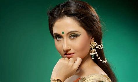 Sushant Singh Rajputs Lead Actress From Detective Byomkesh Bakshy Accused Of Stealing Earrings