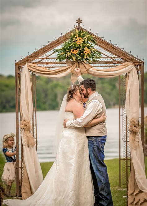 A Rustic Outdoor Wedding In Deland Florida