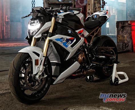 2020 bmw s1000rr first ride. 2021 BMW S 1000 R | Lighter new chassis and engine | MCNews