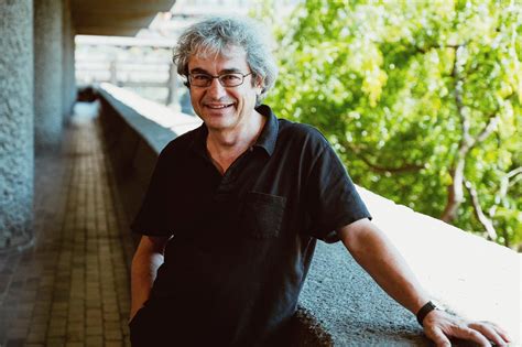 Carlo rovelli, erica segre & simon carnell. Carlo Rovelli pubblica Helgoland: 'La realtà è fatta di ...