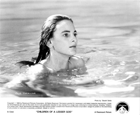 Marlee Matlin Swimming In Pool 1986 Original 8x10 Photo Moviemarket