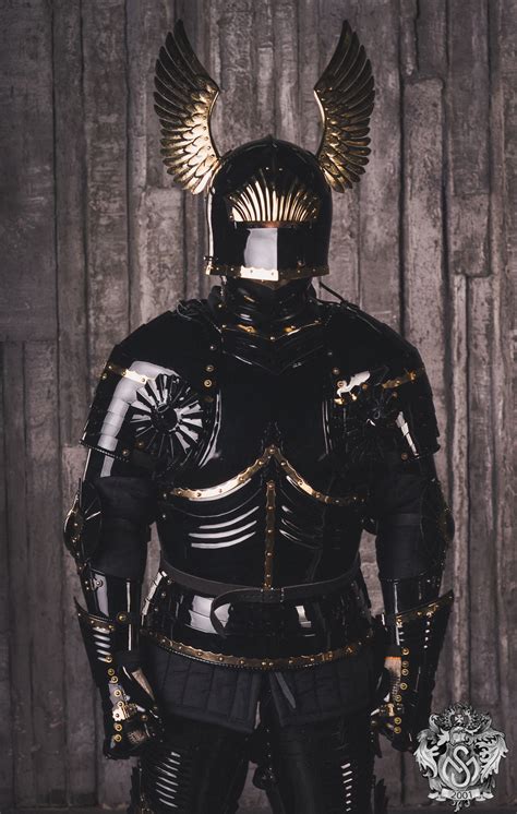 Full Gothic Plate Armor 15 Century He Given Model Of Armour Belongs To