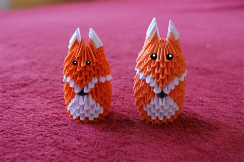 Intricate Paper Animals Crafted With Elaborate Origami Techniques