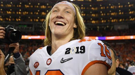 trevor lawrence stays cool delivers in clutch as clemson routs alabama for national