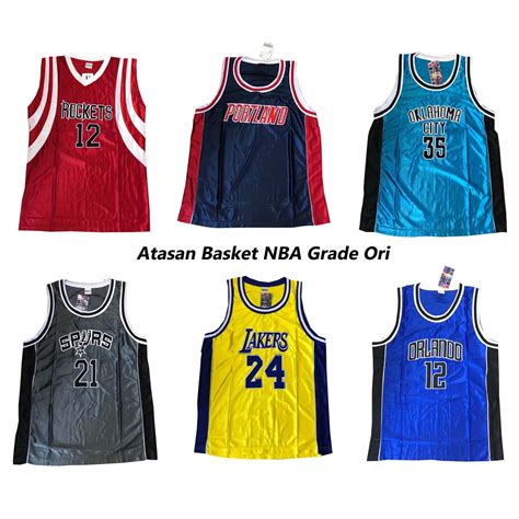 Selain itu, kamu juga bisa melakukan pemesanan jersey badminton, baju lari / running, kaos basket di konveksi jersey kami dengan membawa desain sendiri tanpa ada batasan warna dan motifnya. Foto Aplikasi Untuk Desain Baju Basket | Kerabatdesain