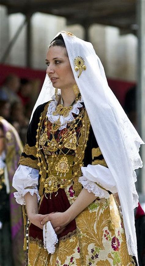 Costume Di Italian Traditional Dress Traditional Outfits Costumes Around The World
