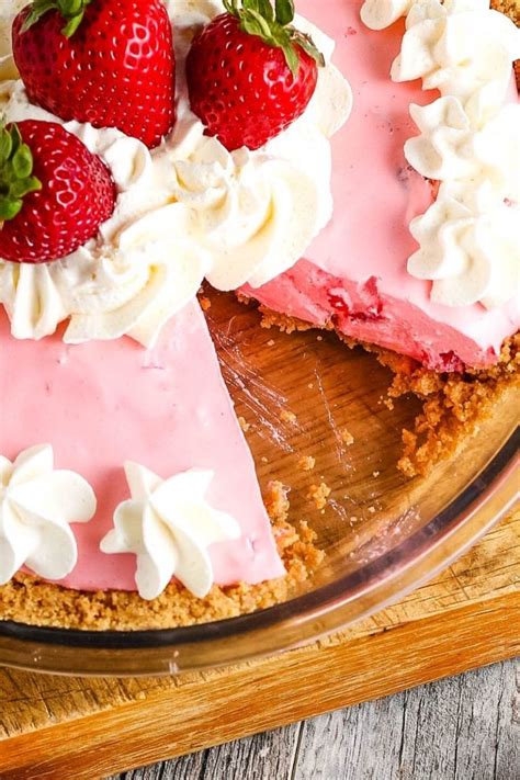 Quick And Easy Strawberry Cool Whip Pie With A Graham Cracker Crust And Fluffy Filling Retro No