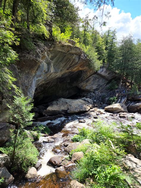 Natural Stone Bridge And Caves Go Wandering