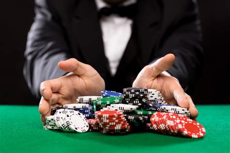 Let's take a look at how to play poker in 10 easy steps. Poker Wallpapers, Pictures, Images