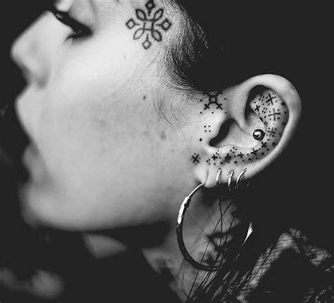 Pixie sic was born sarah anne pereira in the small town of metuchen, new jersey. Pin on TATTOOED EARS