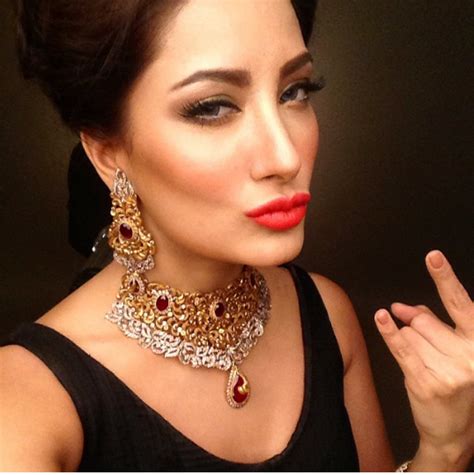 Top 6 Pakistani Celebrities Who Look Best In Red Lipstick