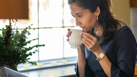 3 Ways to Reframe Your LinkedIn Anxiety to Conquer Your Career