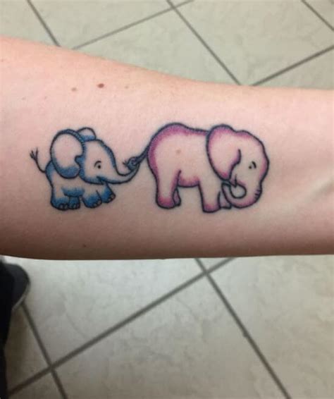 24 tiny tattoos die je nog niet eerder zag. 100+ Mom Tattoos For Son & Daughter (2018) - TattoosBoyGirl