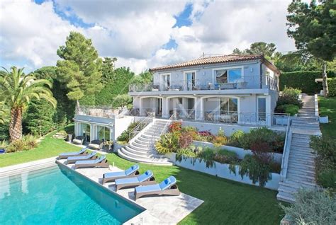 This Charming Hilltop Villa Is Located In Cannes France Villa Cannes