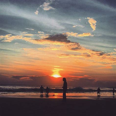 Jul 03, 2021 · lantas siapa sih sosok dokter cantik yang satu ini. 10 Gaya Foto Senja Aesthetic Ala Enzy Storia, Indah Banget! | KASKUS