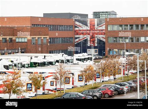 Aldi warehouse uk hi-res stock photography and images - Alamy