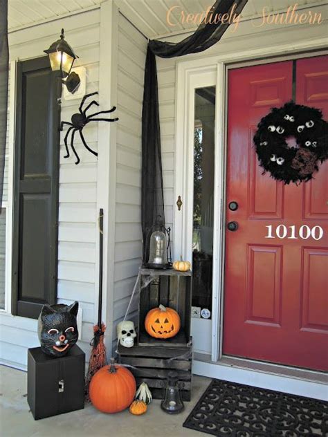 Halloween Porch Decorating