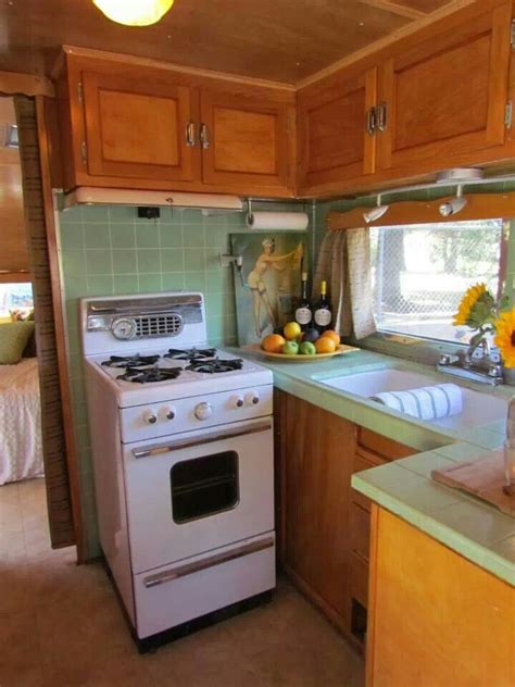 Every aerolite features a crowned interior roof, providing you with the most living area and interior. boles aero this, by far, is my all-time favorite | Vintage trailer interior, Vintage trailer ...