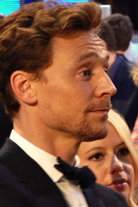 Hiddles He Looks Like He Is Try Hard To Pay Attention And Not Laugh Tom Hiddleston Loki Thomas