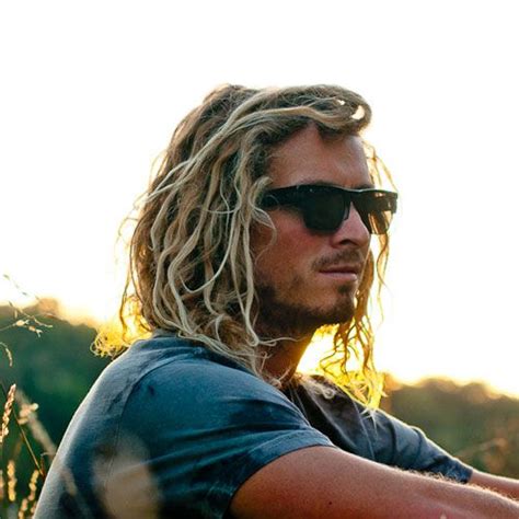 Surfer Hair For Men Cool Surfer Hairstyles Guide Surfer Hair Surfer Hairstyles