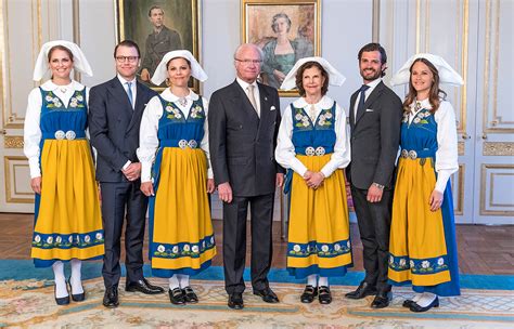Eftersom sveriges nationaldag är en egen skapelse även om den sammanfaller med svenska flaggans dag så skrev jag denna artikel. Nationaldagen 2016 - Sveriges Kungahus