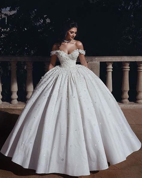 Our collection is wide and it has all sorts of ball gowns. Luxury White Lace Wedding Dress Ball Gown Sweetheart ...