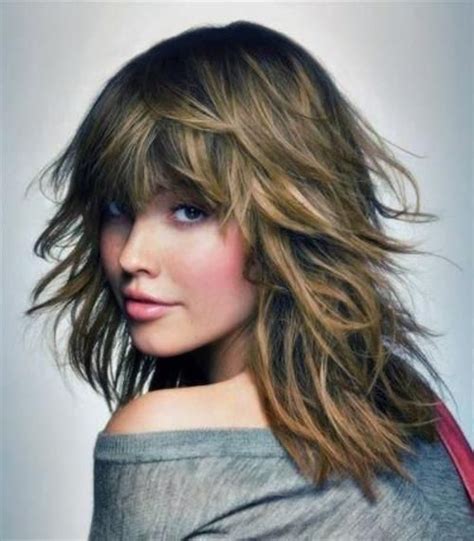 33 Shoulder Length Layered Feathered Haircuts Great Ideas