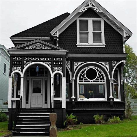 Pin By Spookyone1031halloweenhoarder On Victorian Victorian Homes