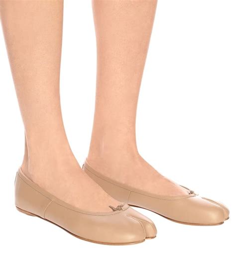 Tabi Leather Ballet Flats In 2020 Leather Ballet Flats Ballet Flats