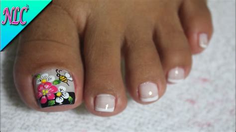 Si bien es más común ver el nail art en las uñas de las manos, eso no significa que no se pueda hacer en los pies. DECORACIÓN DE UÑAS PARA PIES FLORES Y ABEJITA♥ - FLOWERS ...