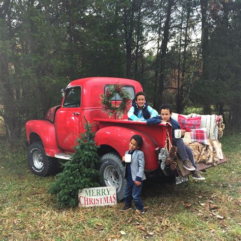 Christmas Mini Session 2015 Outdoor Christmas Photos Vintage Truck