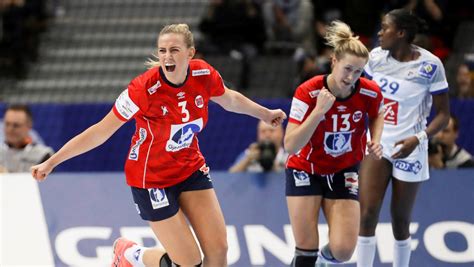 Découvrez tous les pronostics ruedesjoueurs gratuits pour la jo handball féminin 2020 2021. Euro de hand féminin : les Bleues s'inclinent (20-16) face ...