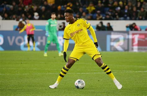 Maybe you would like to learn more about one of these? Tanguy Coulibaly vom VfB Stuttgart ist einer von sechs ...