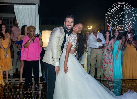 Rachel Lindsay And Bryan Abasolo Share Details Of Their Island Chic Wedding