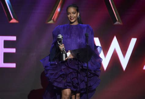Rihanna Beautiful In Sexy Purple Dress At 51st Naacp Image Awards In Pasadena Hot Celebs Home