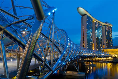 배경 화면 등 시티 도시 풍경 밤 싱가포르 반사 푸른 저녁 강 관람차 건물 경계표 휴양 도시 지역