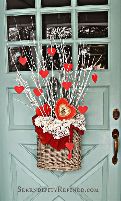 Use these ideas to make adorable valentine's day decorations, or turn these crafts into a sweet diy valentine's day gift idea. 50 Valentine's Day Decor DIYs To Display In Your Home in ...