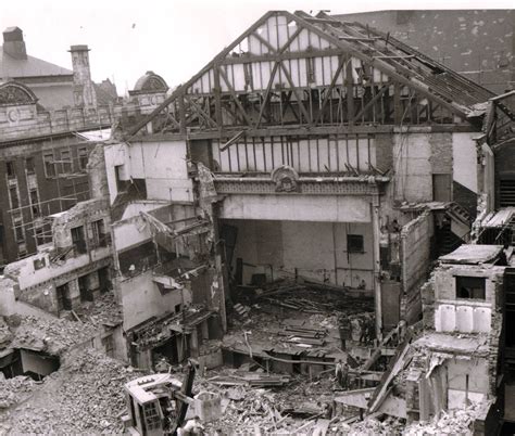 Demolishing The Theatre Royal Leeds City Leeds Old Photos