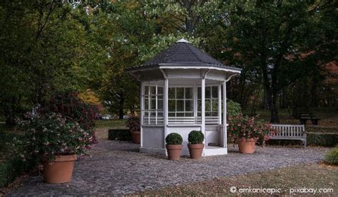 Hier kannst du die häufigsten ursachen von schuppen in den haaren sehen. Wie groß darf ein Gartenhaus sein? - Garten | HausXXL ...