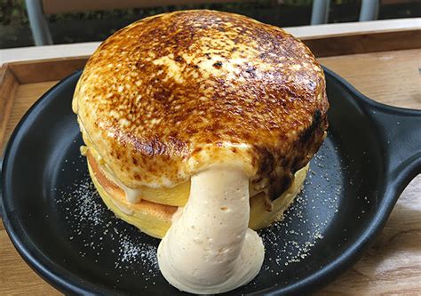 If You Could Visit Pancake Heaven These Fluffy Custard Br L E Pancakes