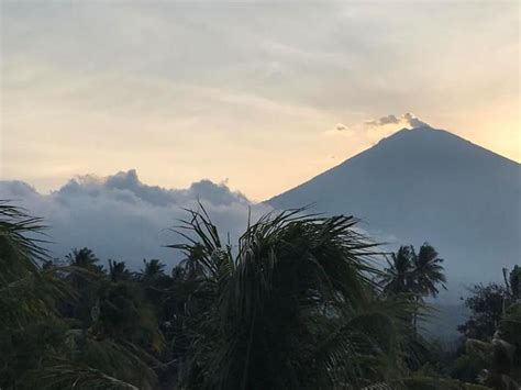 Bali Volcano Alert At Highest Level Tourists Terrified Over Mount