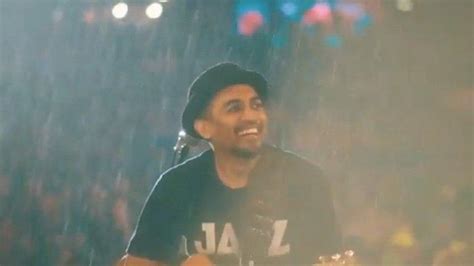 Selasa, 20 juli 2021 12:54 Kumpulan Chord & Lirik Lagu Glenn Fredly, My Everything ...