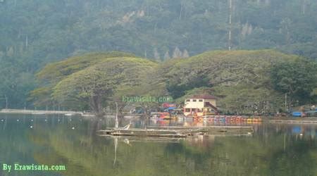 Yap, ada beberapa kantor pos yang t. Keraton Waterpark Ponorogo Berenang saat liburan di tengah ...