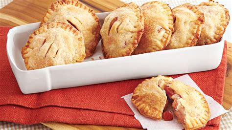Here are some tips:what you need:~1/2 cup flour ~1/2 brown sugar~1 pillsbury pie crustmix flour and brown sugar. Apple Toffee Hand Pies Recipe - Pillsbury.com